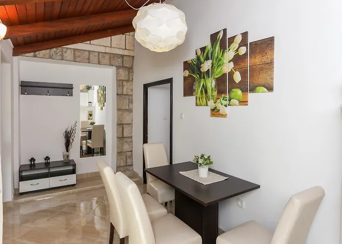 Nada דוברובניק