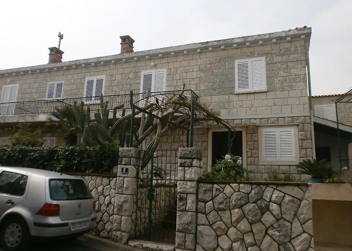 Nada דוברובניק